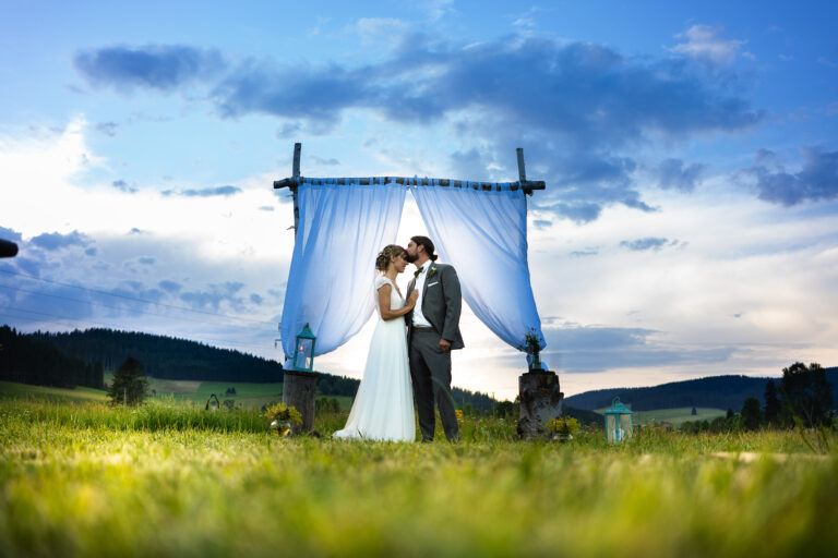Eine Fantastische Hochzeit in der Natur. Familie ist das wichtigste