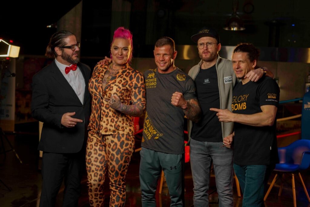 Glory Bomb und der Champion aus Basel – Teamfoto beim Fight-Event in der Schweiz